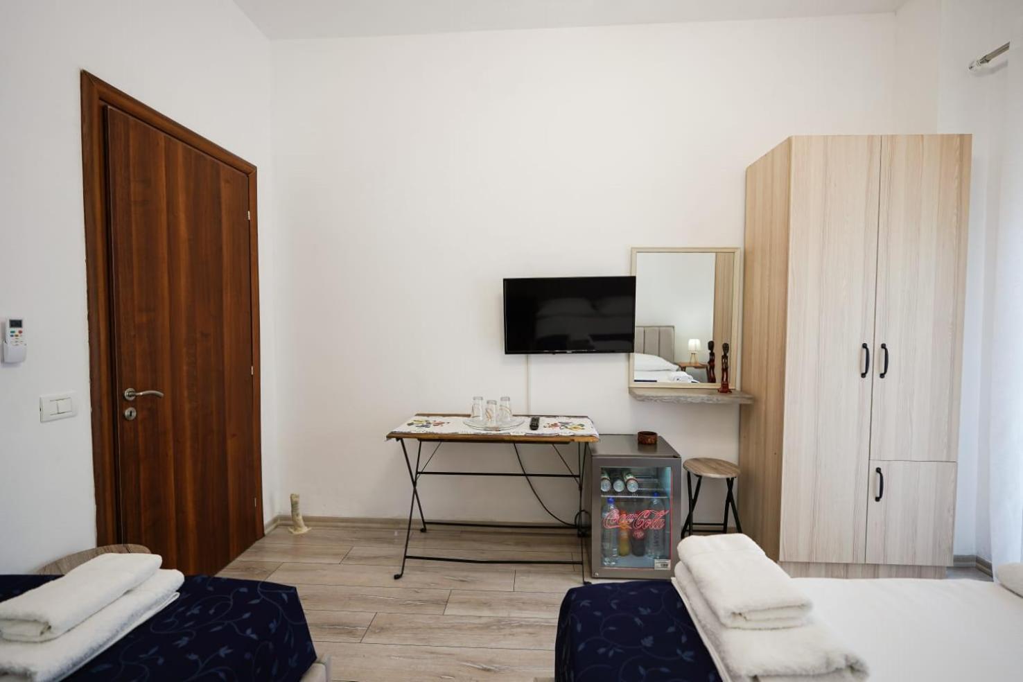 View City Apartments Gjirokastër Esterno foto
