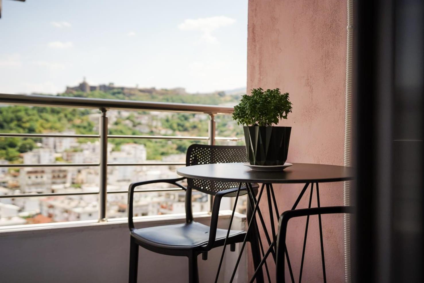 View City Apartments Gjirokastër Esterno foto